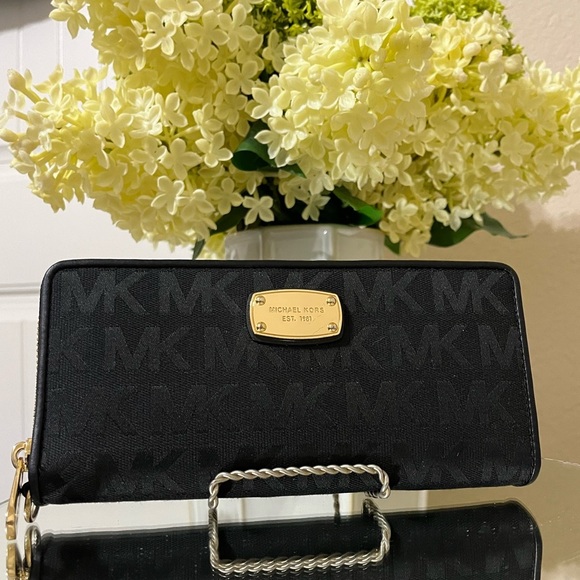 Michael Kors MK Logo Zip Around Continental Wallet, black. - Picture 1 of 16
